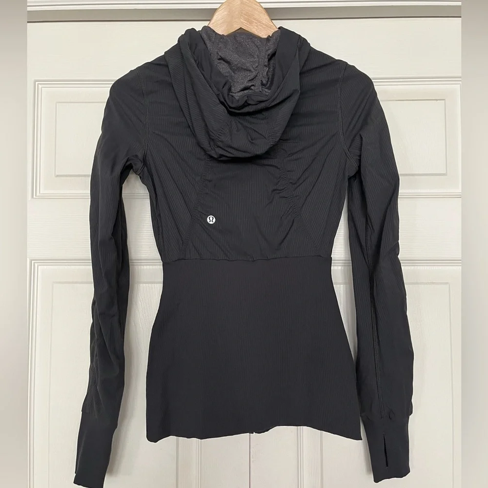 {Lululemon} Dance Studio Reversible Jacket in Black - Women's 4 ruffled
